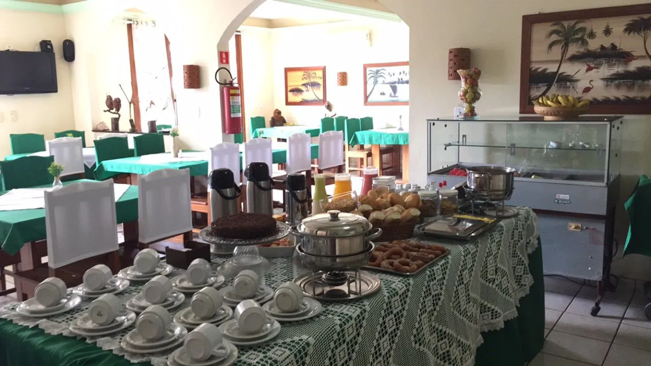 Café da manhã servido na pousada